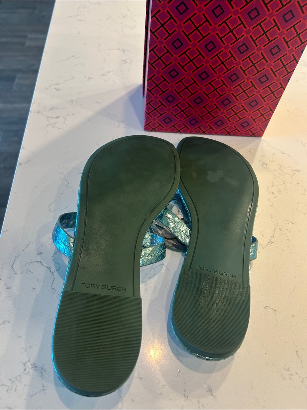 Tory Burch Metallic embossed snake Miller Logo Thong Sandals. in Laguna Green. - Picture 6 of 6